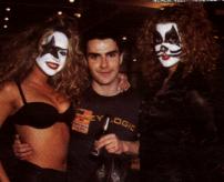 wembleygirlss.jpg (6668 bytes)